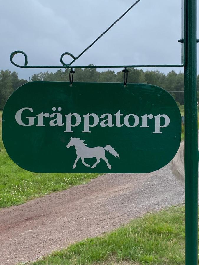 Liten Stuga Mitt I Naturen Pa Kinnekulle Hallekis Luaran gambar